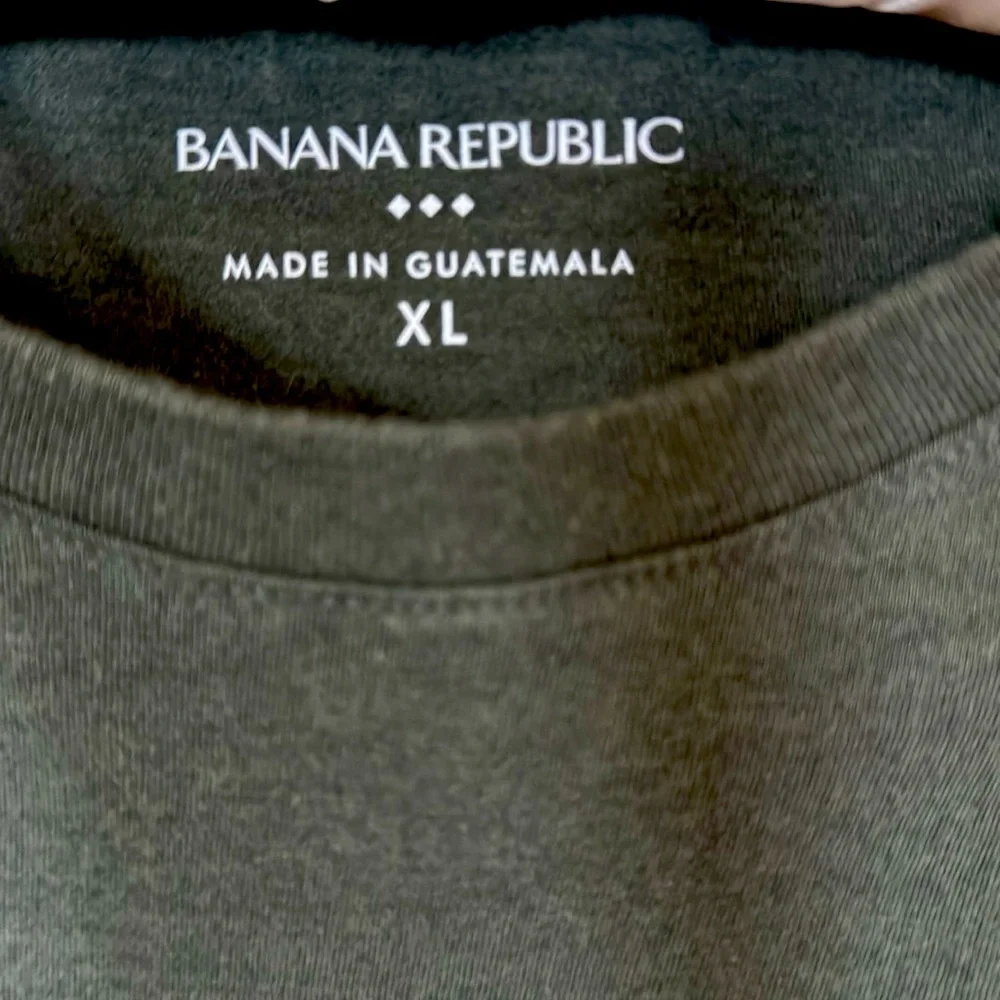 Banana Republic Dark‎ Green Graphic Tee XL